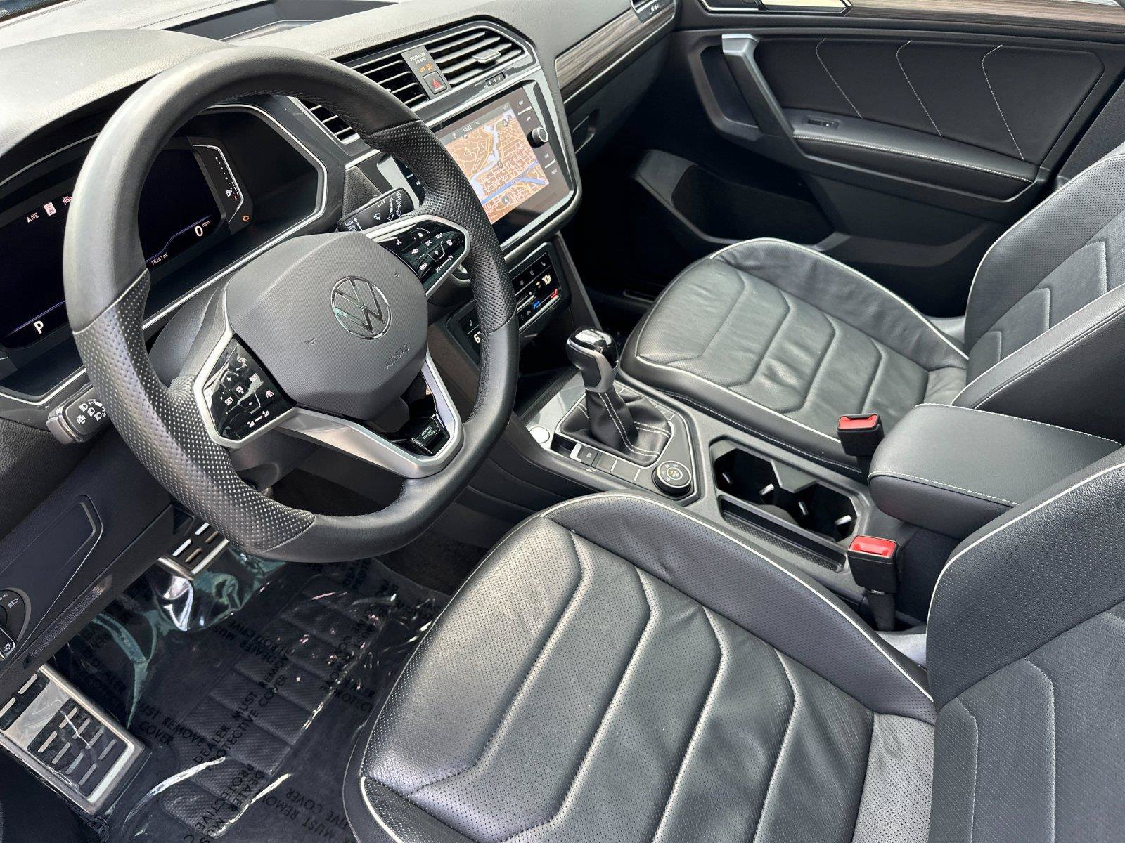 Used 2024 Volkswagen Tiguan SEL R-Line AWD/4WD image 9