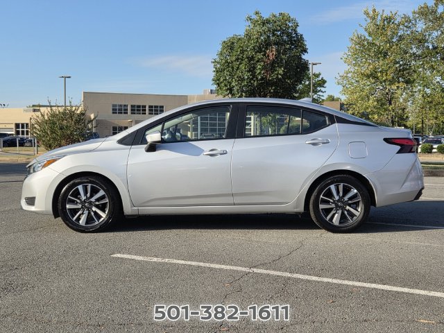 Used 2025 Nissan Versa SV FWD image 2