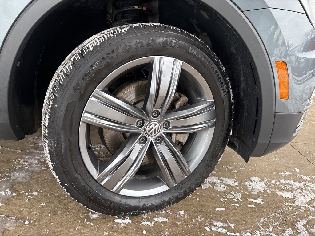 Used 2020 Volkswagen Tiguan SEL image 35