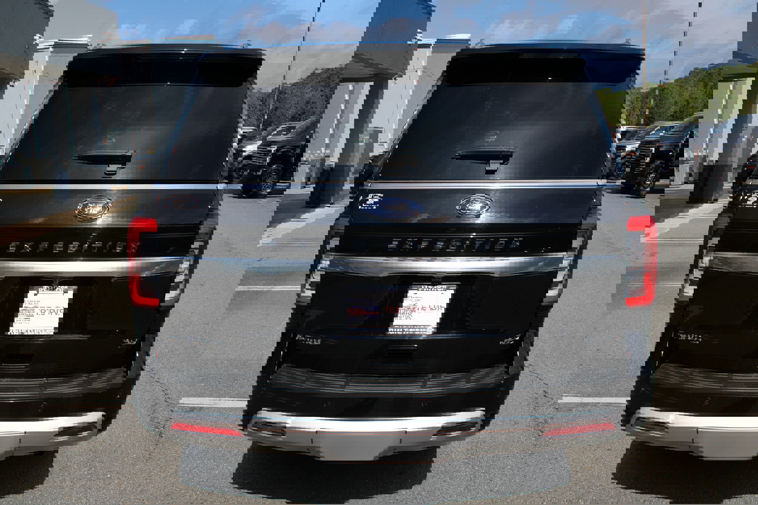 Used 2023 Ford Expedition Max Platinum image 4