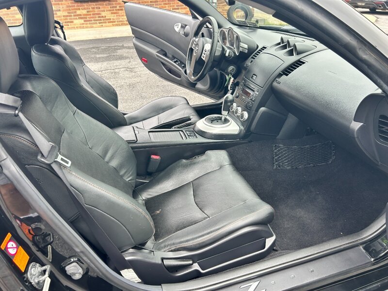 Used 2008 Nissan 350Z Touring RWD image 10