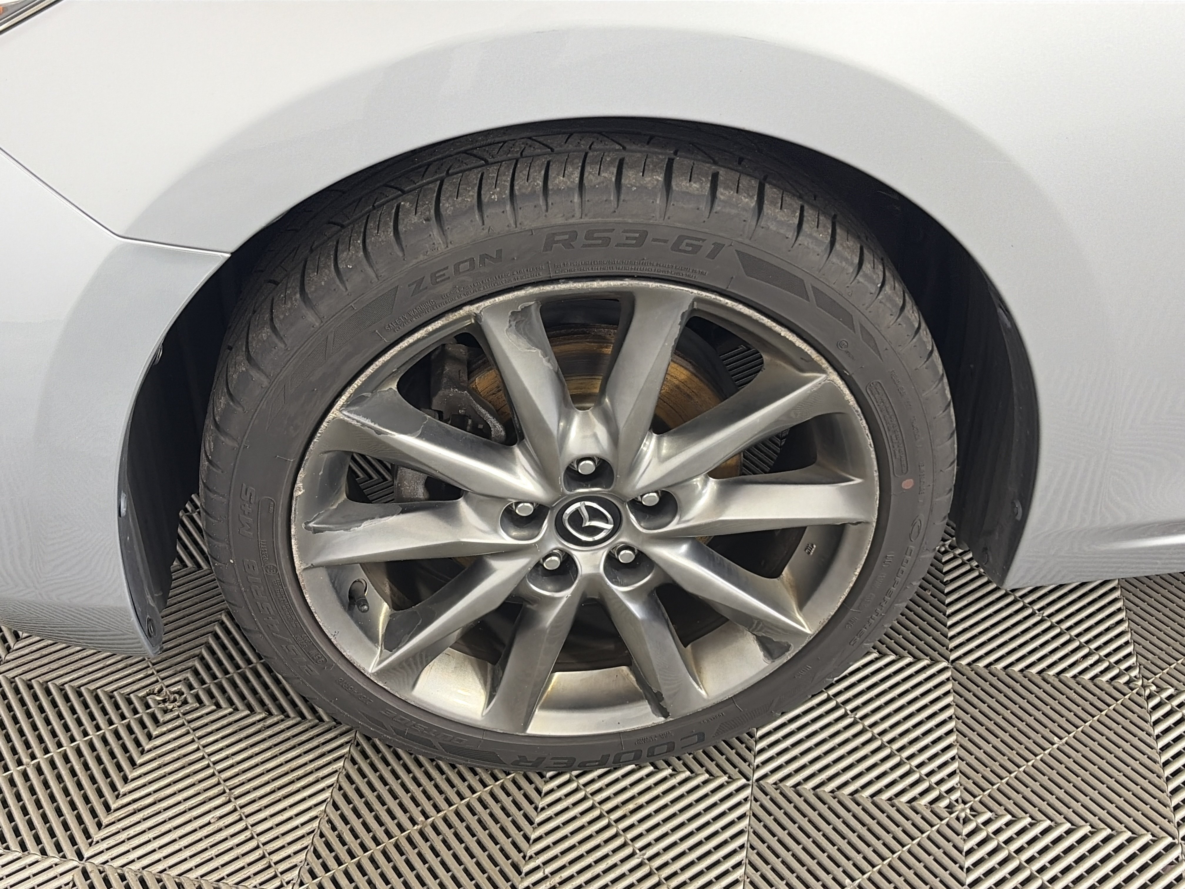 Used 2018 MAZDA MAZDA3 Touring FWD image 13