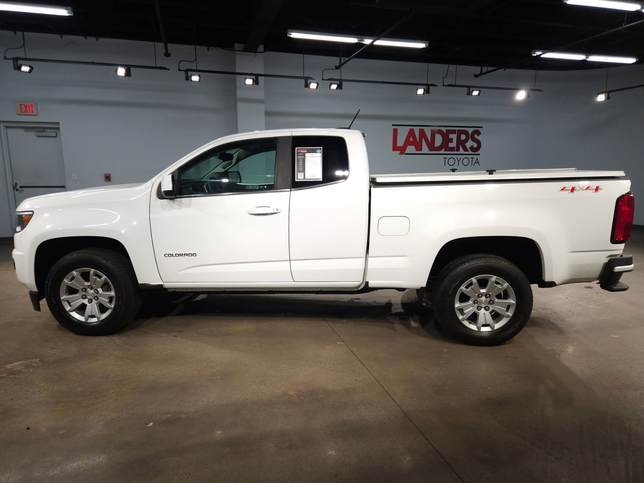 Used 2020 Chevrolet Colorado LT w/ Safety Package image 4