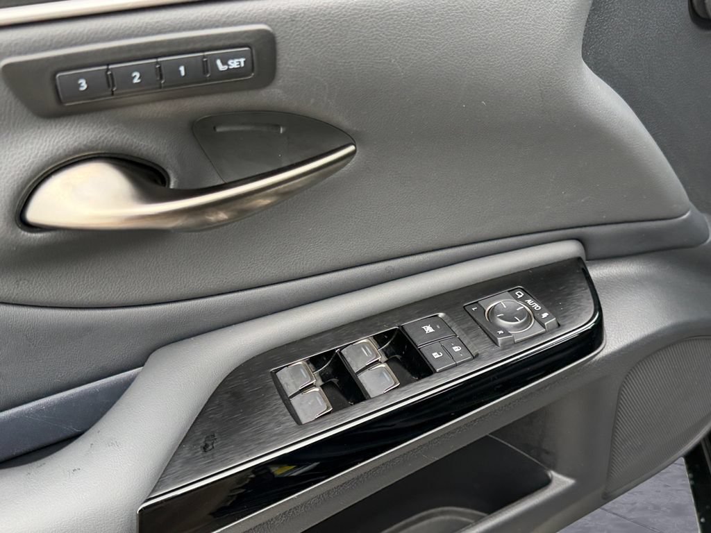 Certified 2025 Lexus ES 300h w/ Premium Package FWD image 14