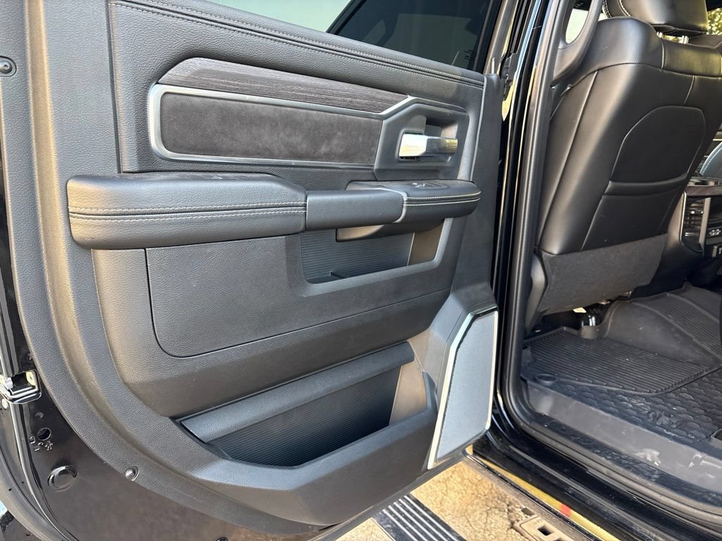 Used 2025 RAM 2500 Laramie AWD/4WD image 17