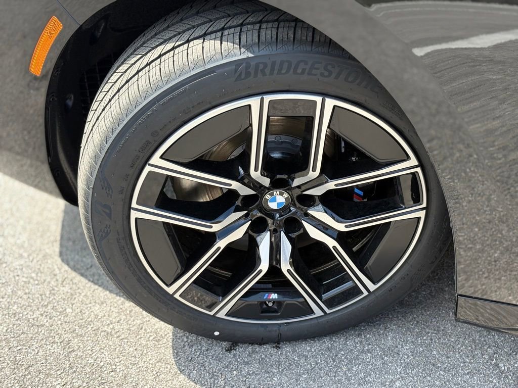 Used 2025 BMW 760i xDrive image 7