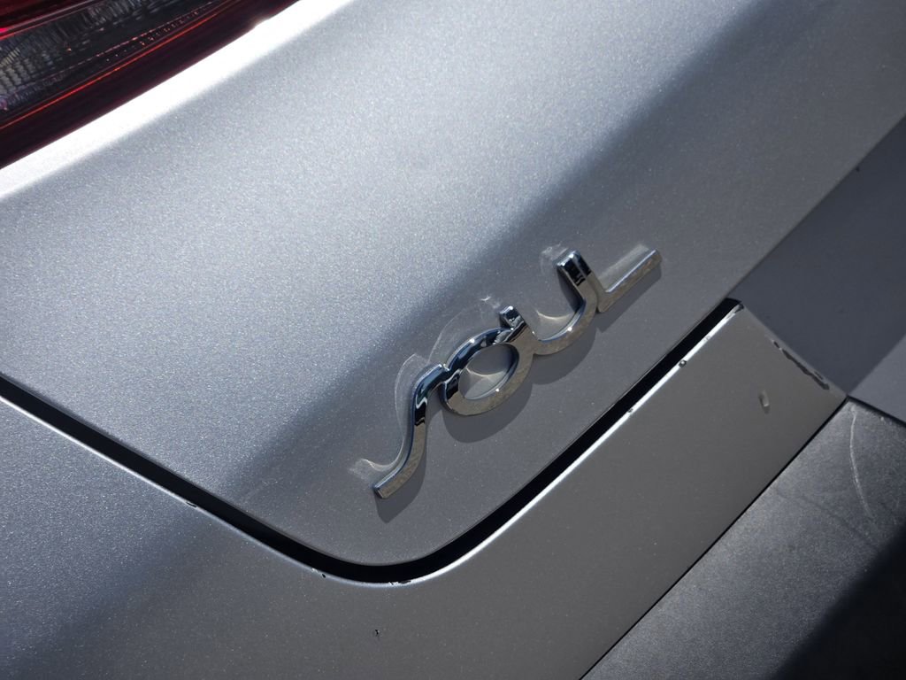 Used 2021 Kia Soul LX image 8