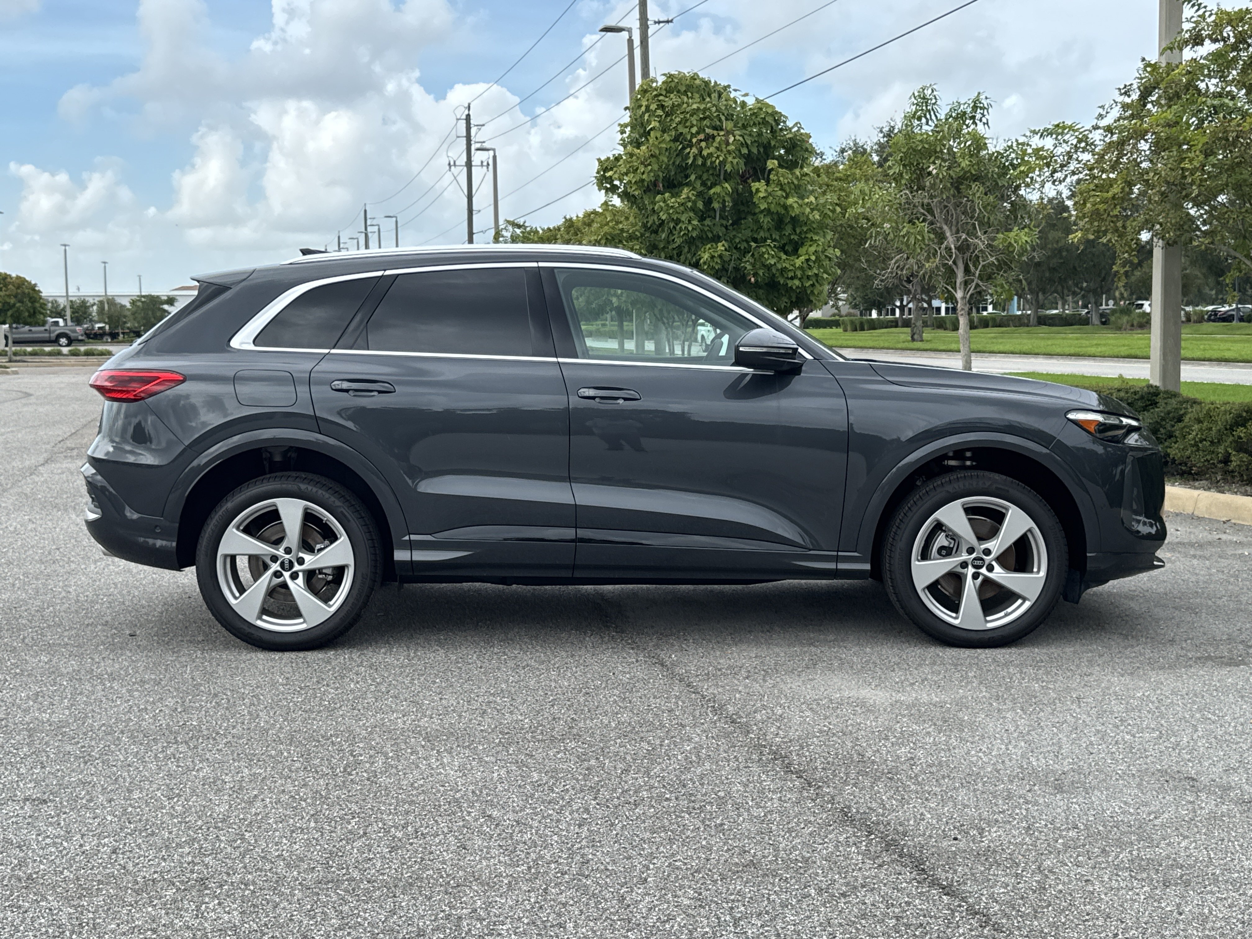 New 2026 Audi Q5 Premium Plus AWD/4WD image 3
