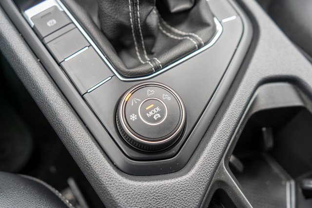 Used 2022 Volkswagen Taos SE image 32