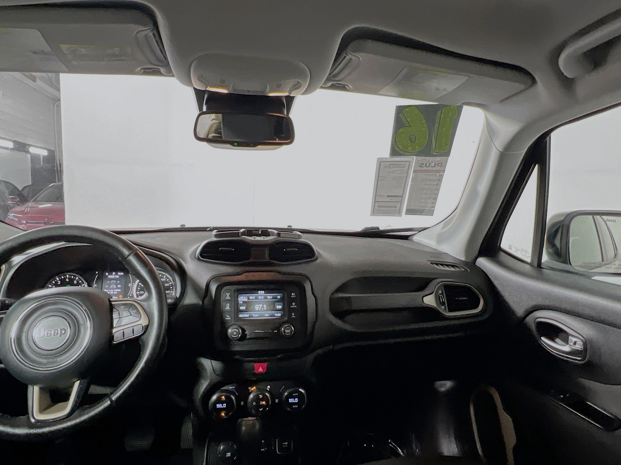 Used 2016 Jeep Renegade Latitude w/ Popular Equipment Group image 30