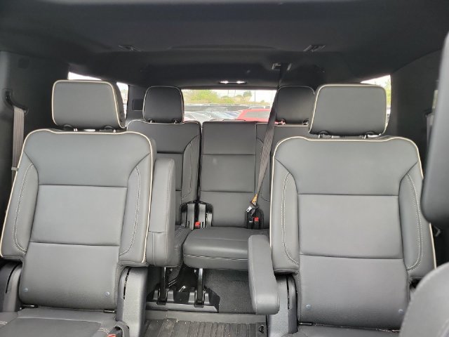 Used 2025 GMC Yukon XL Elevation w/ Elevation Premium Package AWD/4WD image 13