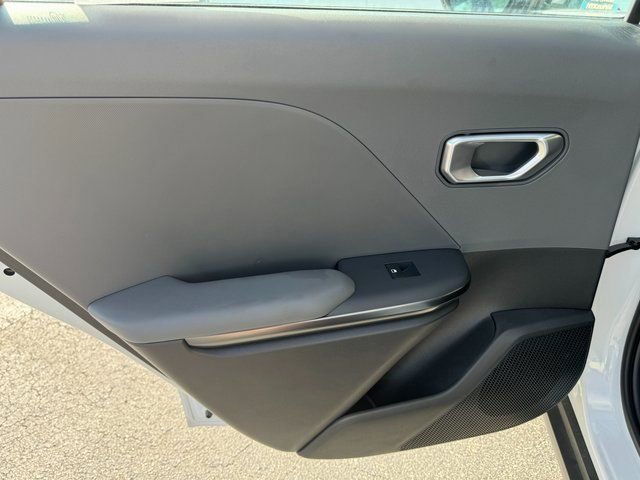 New 2025 Kia K4 LXS FWD image 9