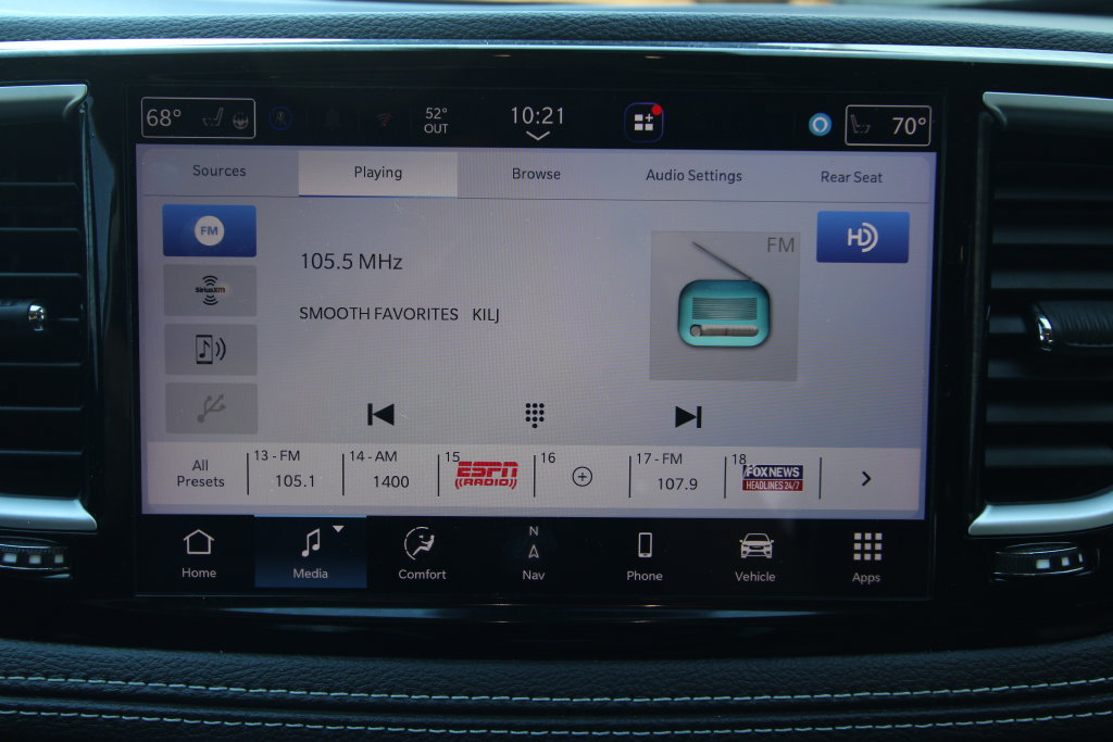 Used 2023 Chrysler Pacifica Limited w/ Uconnect Theater Family Group AWD/4WD image 32