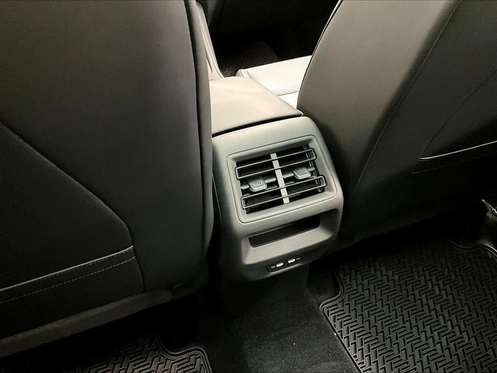New 2026 Volkswagen Tiguan SE R-Line AWD/4WD image 16