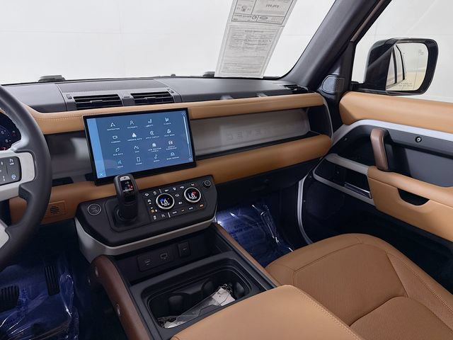 Certified 2024 Land Rover Defender 110 SE AWD/4WD image 26