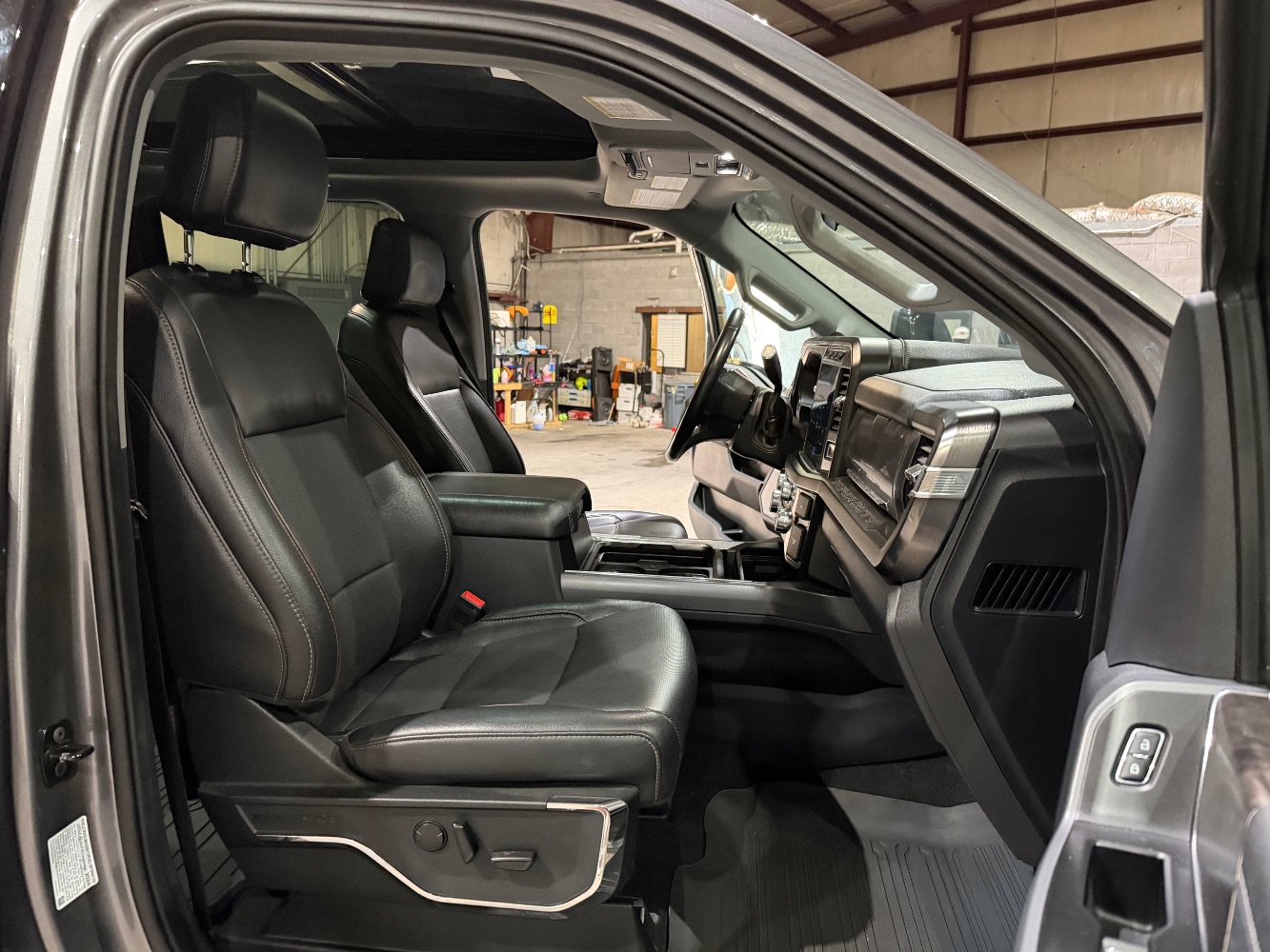 Used 2024 Ford F250 Lariat w/ Sport Appearance Package AWD/4WD image 26
