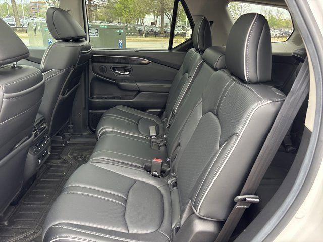 Used 2025 Honda Pilot Elite image 17