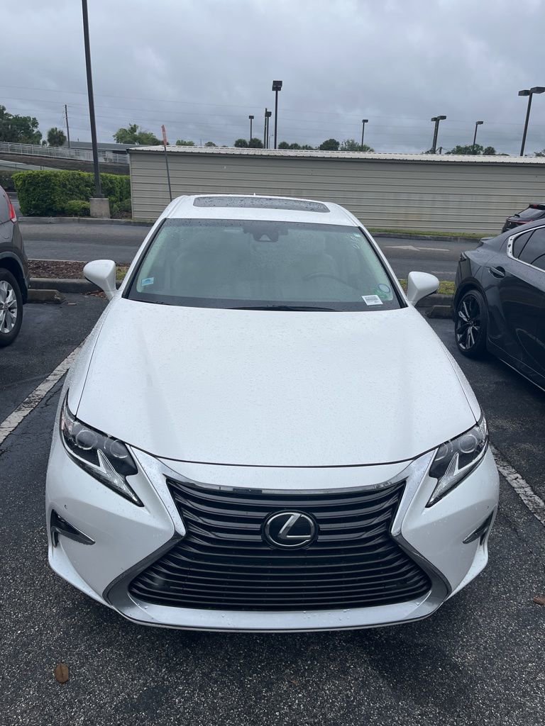 Used 2018 Lexus ES 350 w/ Luxury Package w/Wood Trim image 16