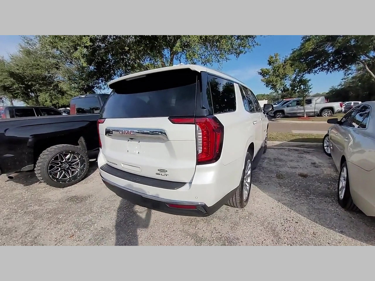 Used 2021 GMC Yukon SLT w/ SLT Luxury Plus Package image 19