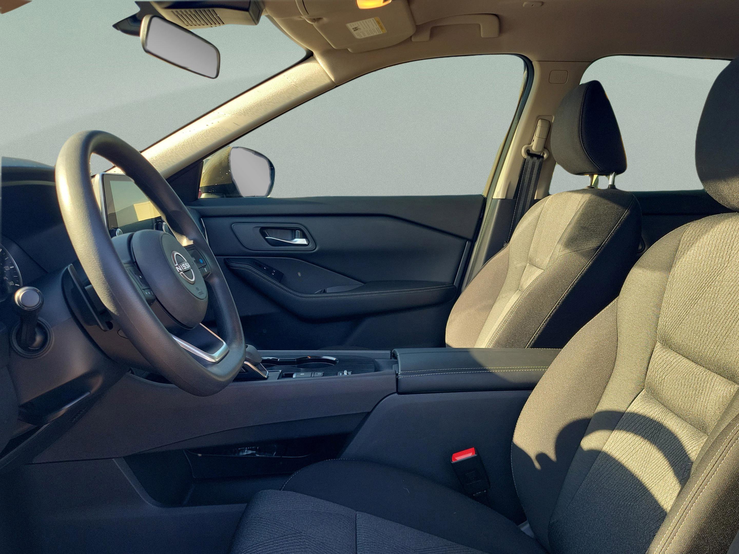 Certified 2024 Nissan Rogue SV image 18