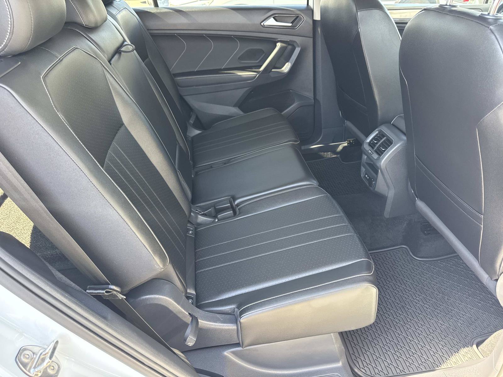 Certified 2023 Volkswagen Tiguan SE FWD image 31