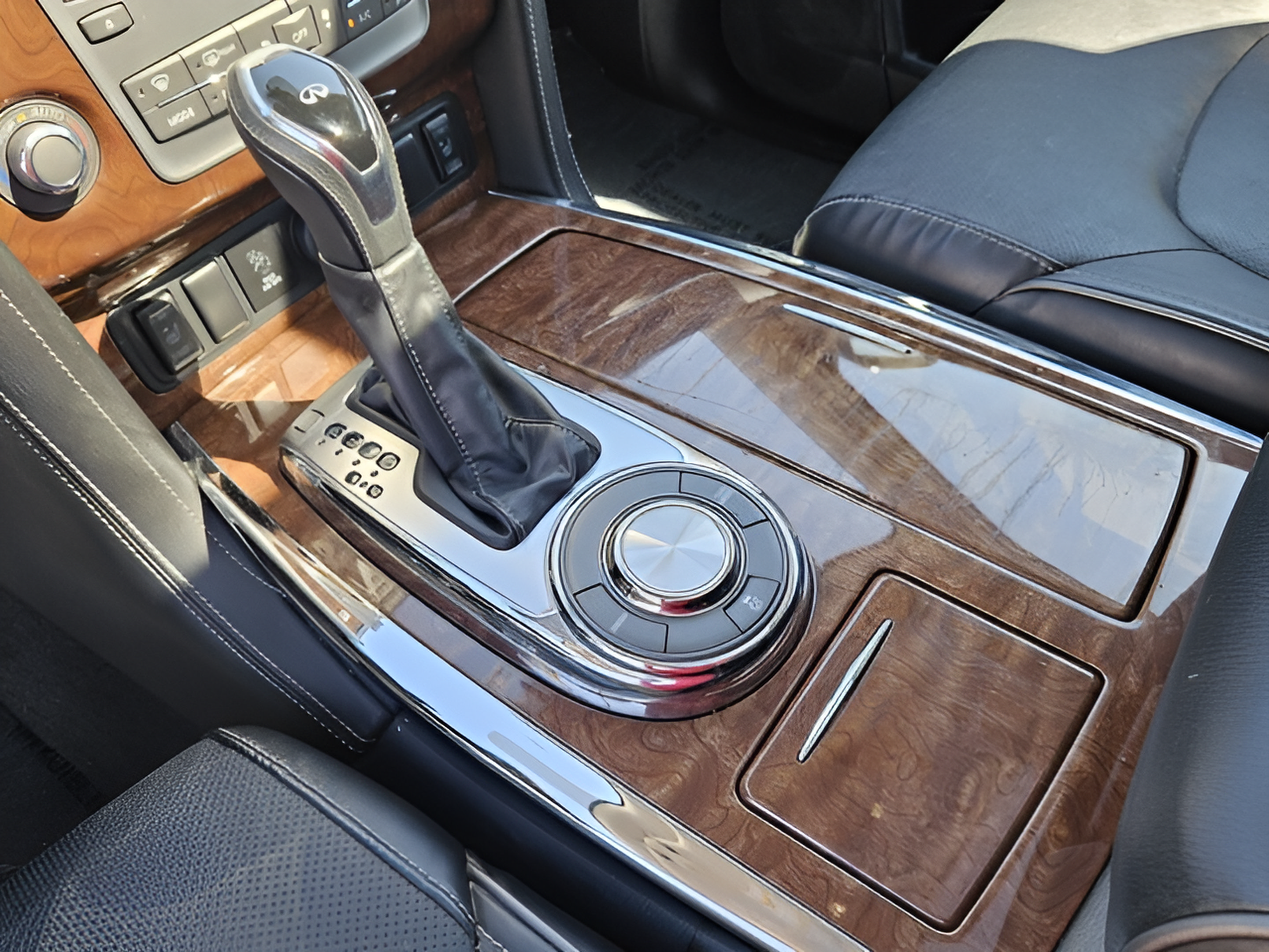 Used 2019 INFINITI QX80 Luxe w/ Proassist Package RWD image 19