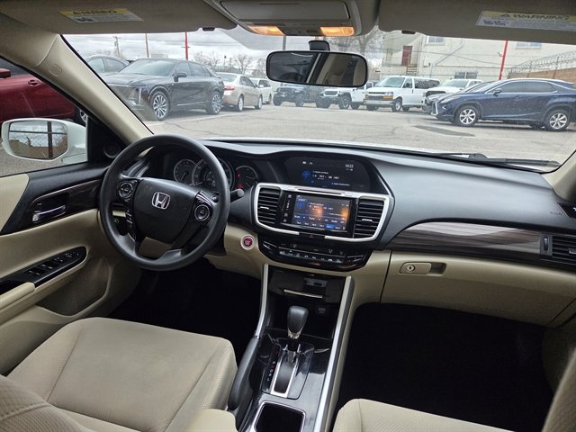 Used 2017 Honda Accord EX image 5