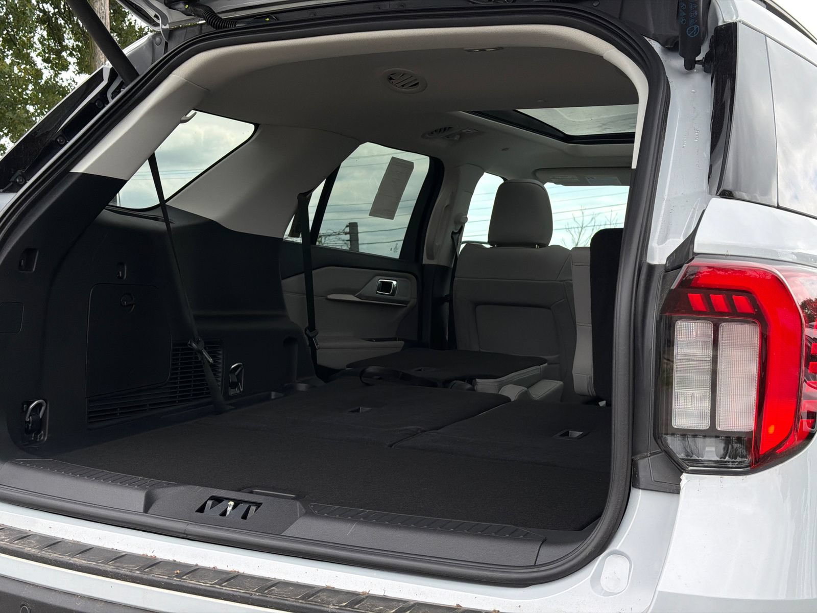 New 2026 Ford Explorer Active w/ Active Comfort Package AWD/4WD image 8