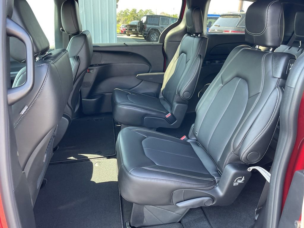 New 2026 Chrysler Pacifica Select image 18