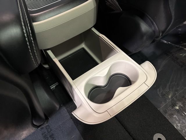 Used 2023 Chrysler Pacifica Touring-L image 27