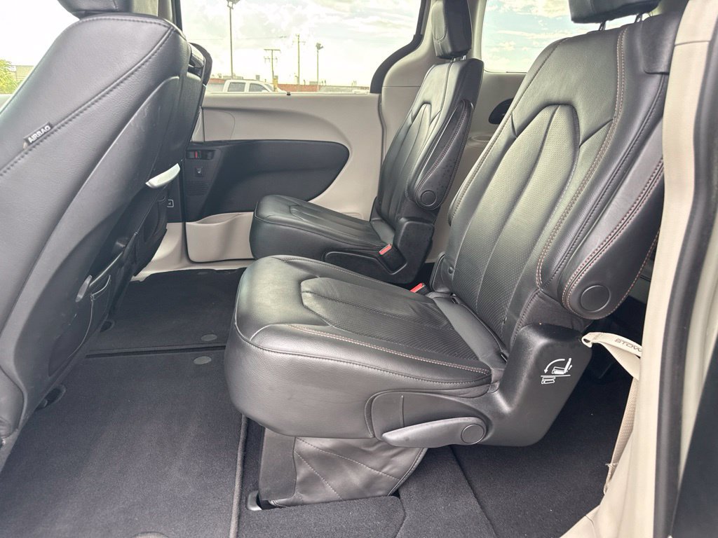 Used 2020 Chrysler Pacifica Touring-L Plus FWD image 18