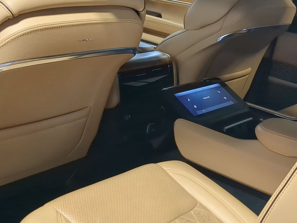 Used 2022 Jeep Grand Wagoneer Series III AWD/4WD image 21