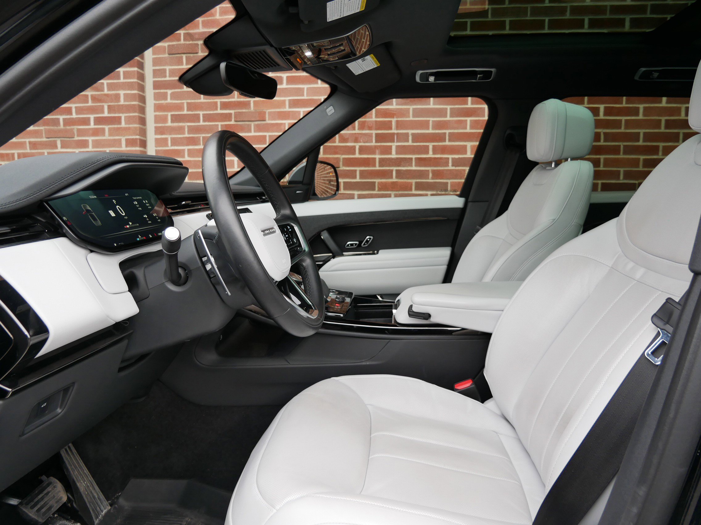 Used 2023 Land Rover Range Rover Sport SE image 6