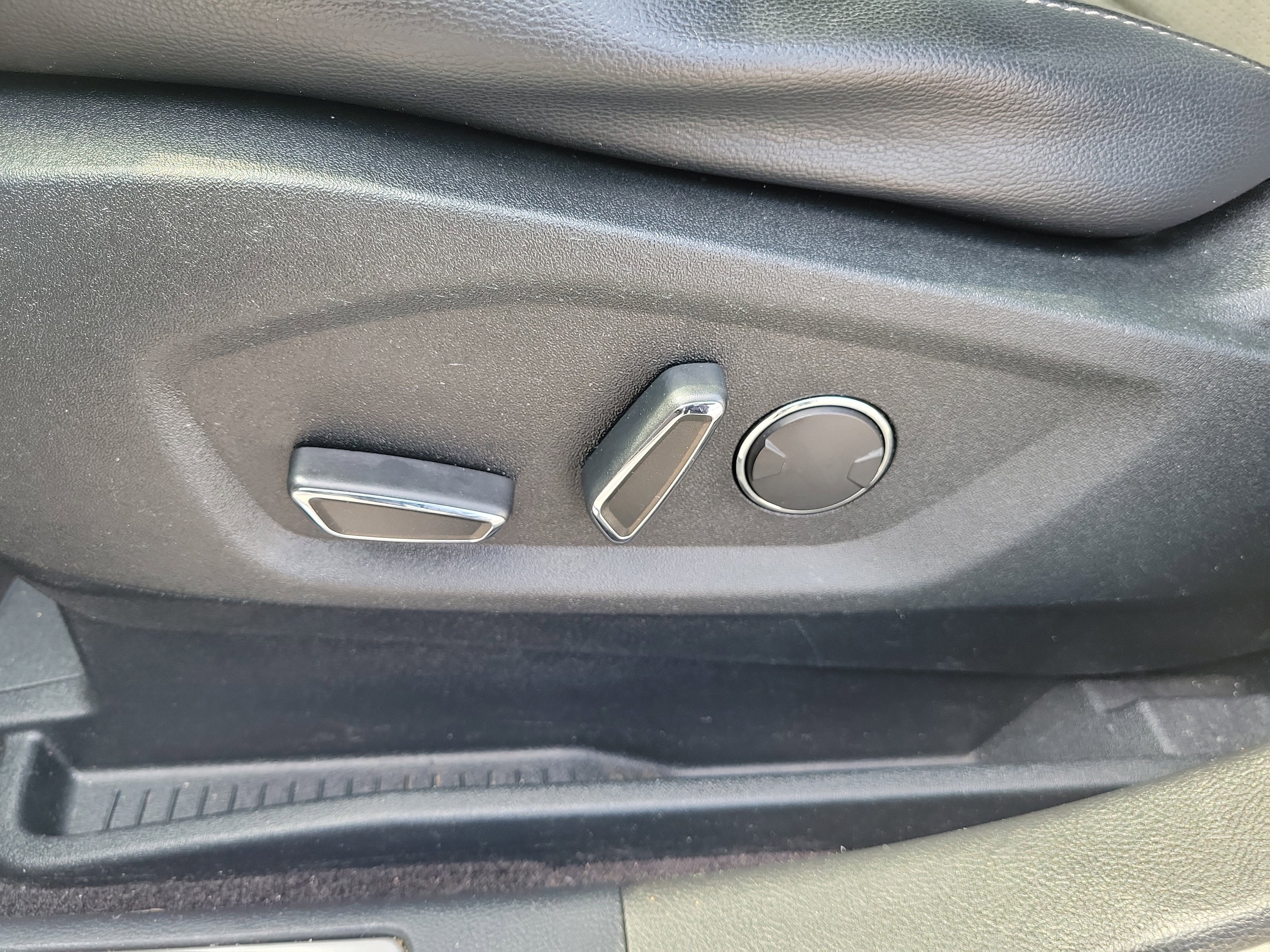 Used 2017 Ford Edge Sport w/ Equipment Group 401A image 17