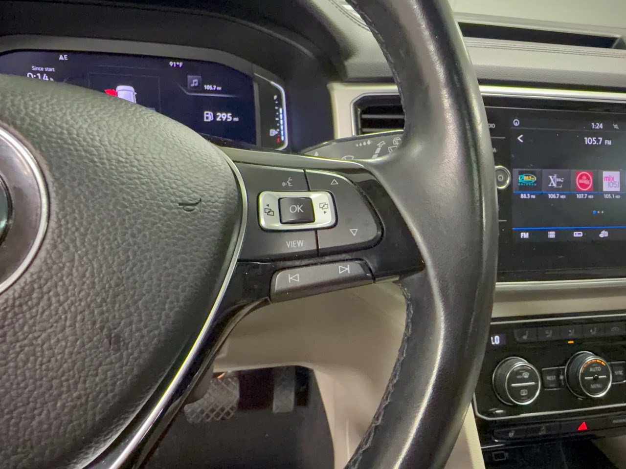 Used 2019 Volkswagen Atlas SEL FWD image 19