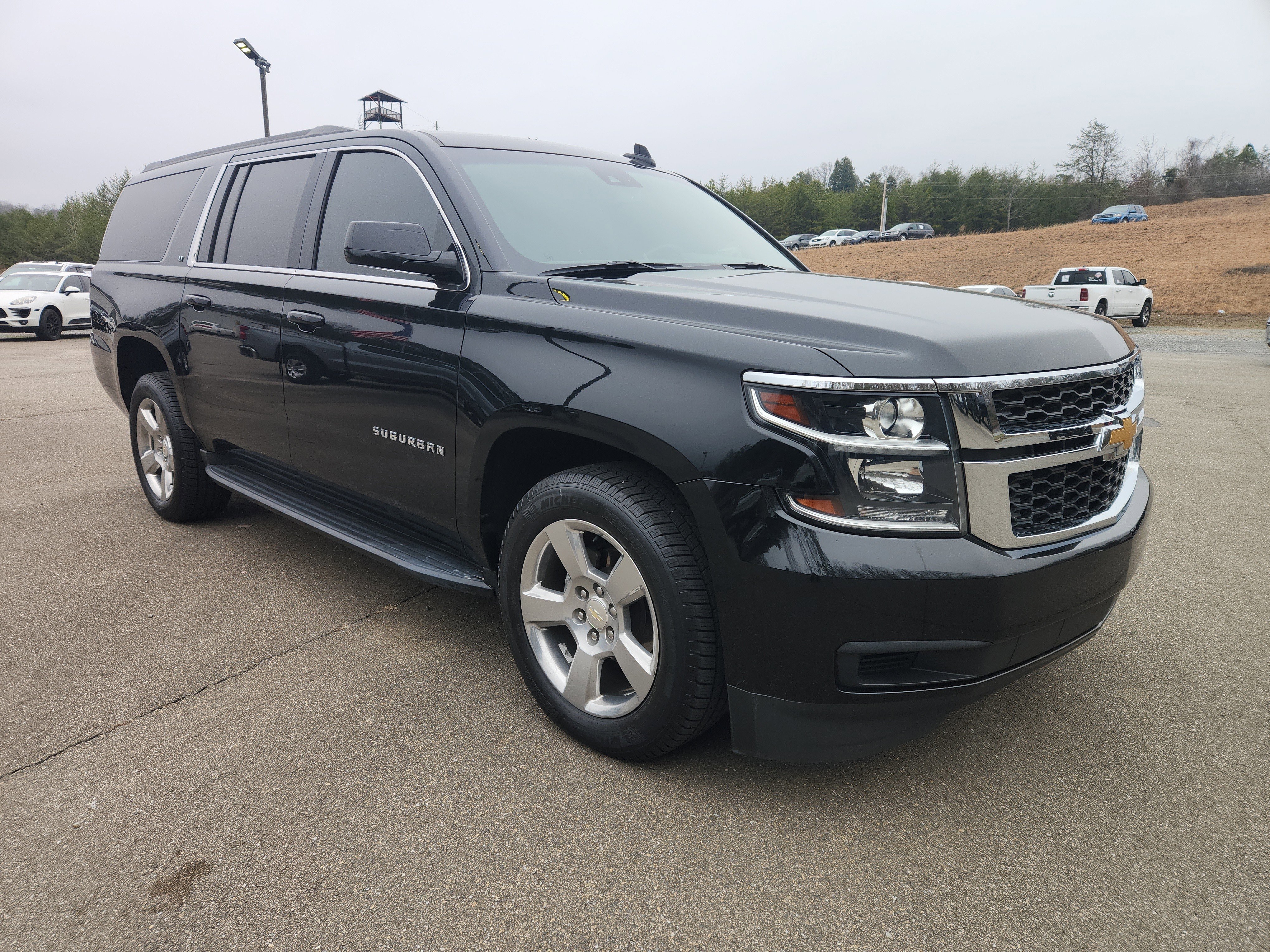Used 2018 Chevrolet Suburban LT image 11