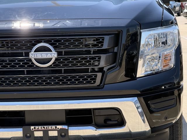 Used 2024 Nissan Titan SV w/ SV Convenience Package RWD image 8