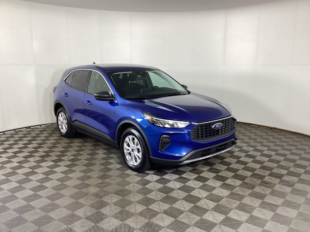 Used 2023 Ford Escape Active AWD/4WD image 1