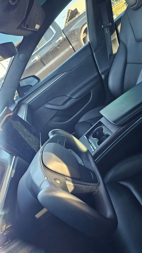 Used 2022 Tesla Model S image 7