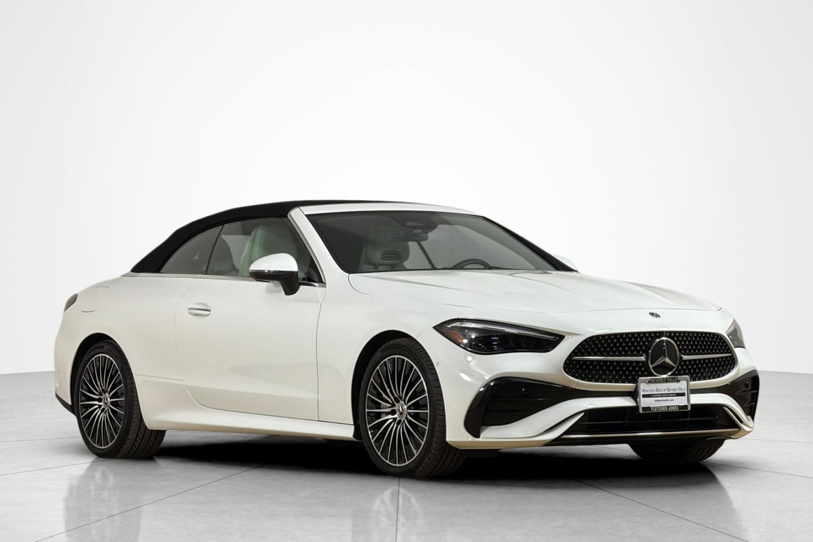Used 2026 Mercedes-Benz CLE 450 4MATIC Cabriolet image 9