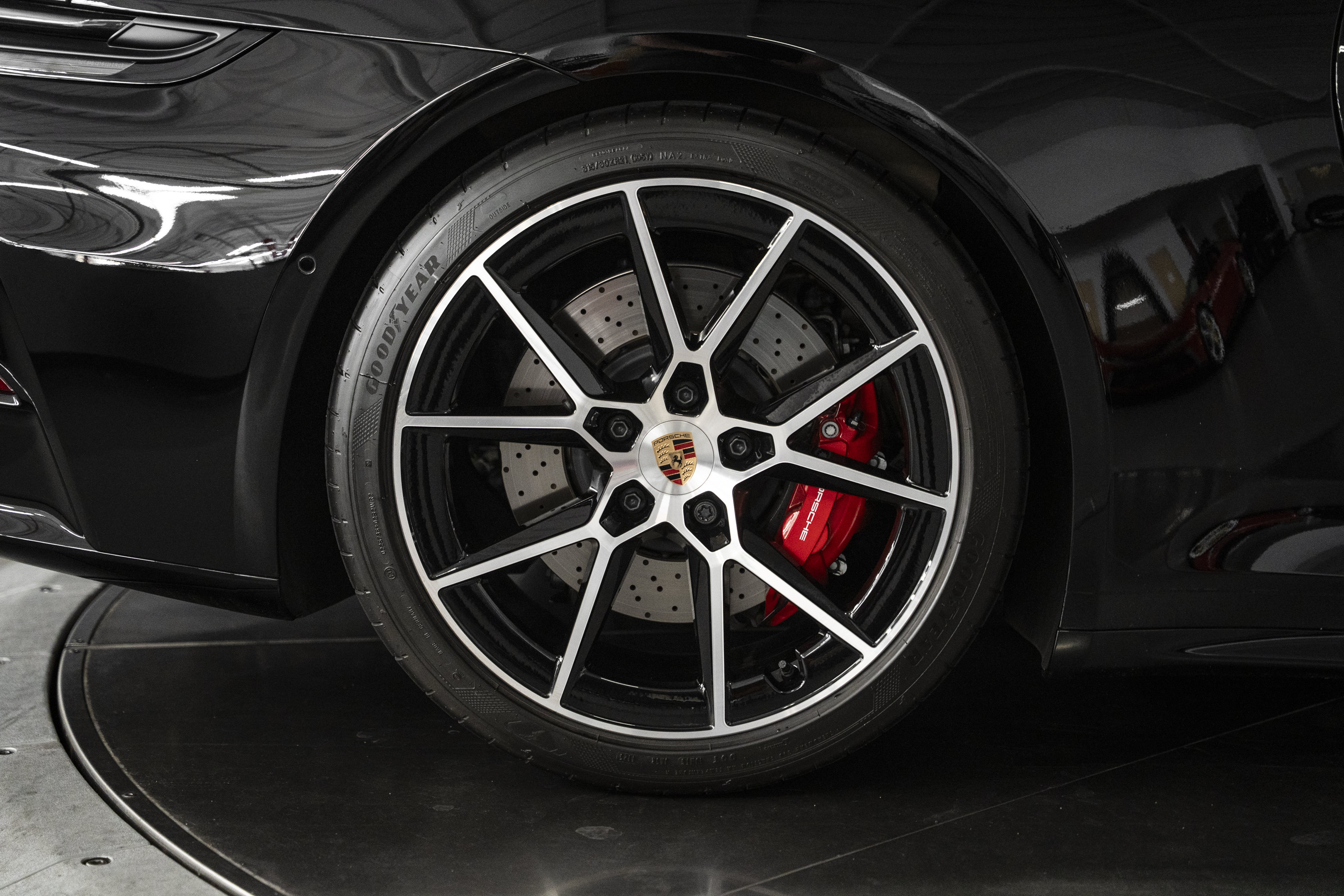 Used 2026 Porsche 911 Carrera 4 GTS AWD/4WD image 13