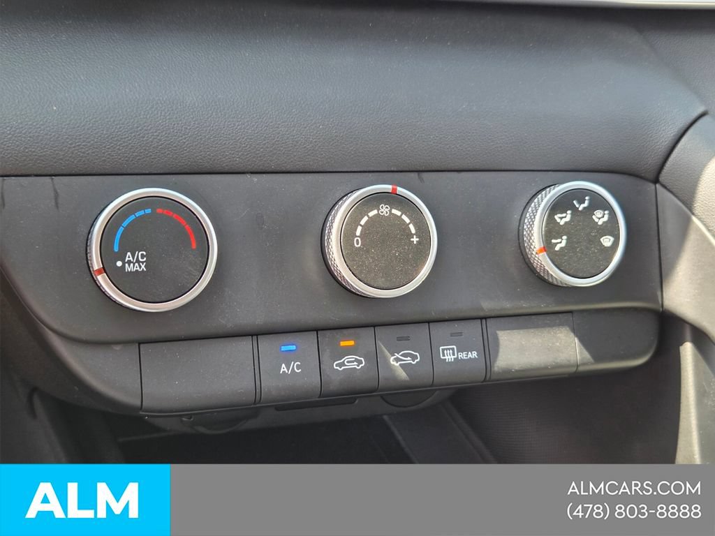 Used 2024 Hyundai Elantra SE FWD image 21