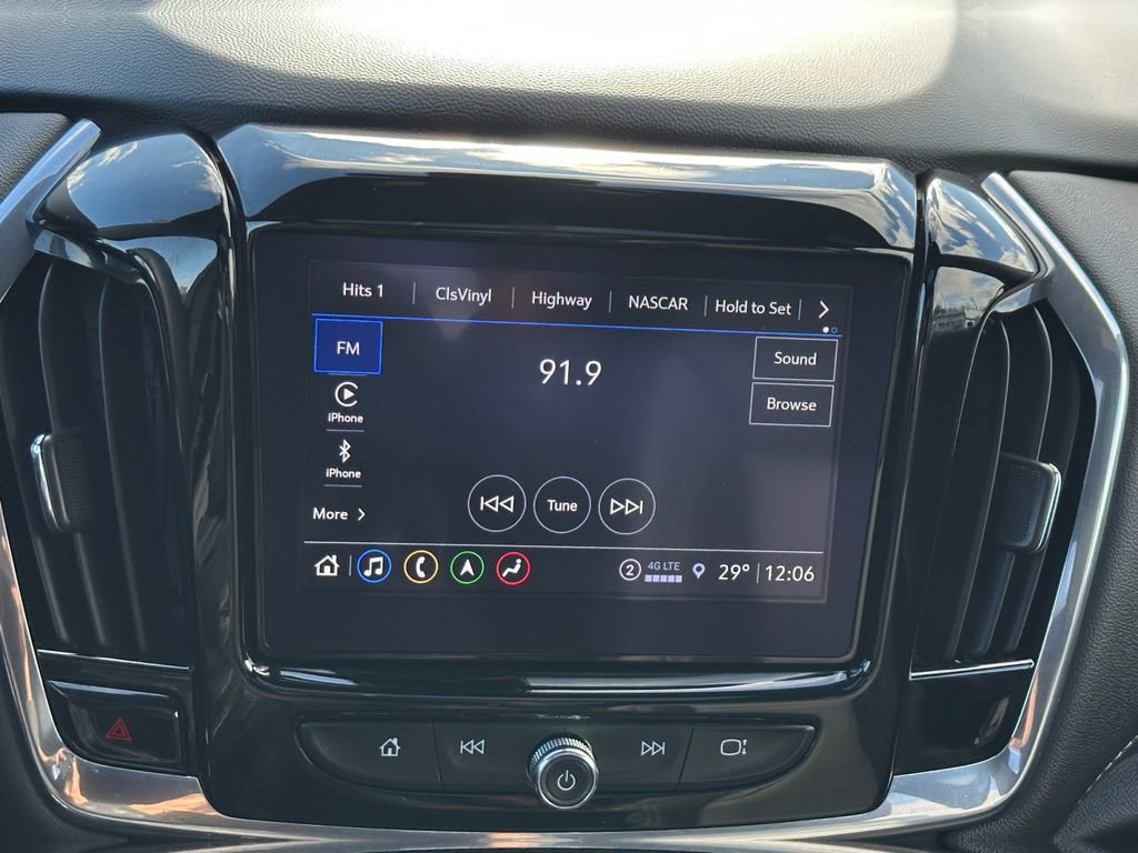 Used 2023 Chevrolet Traverse LT w/ LT Premium Package image 14