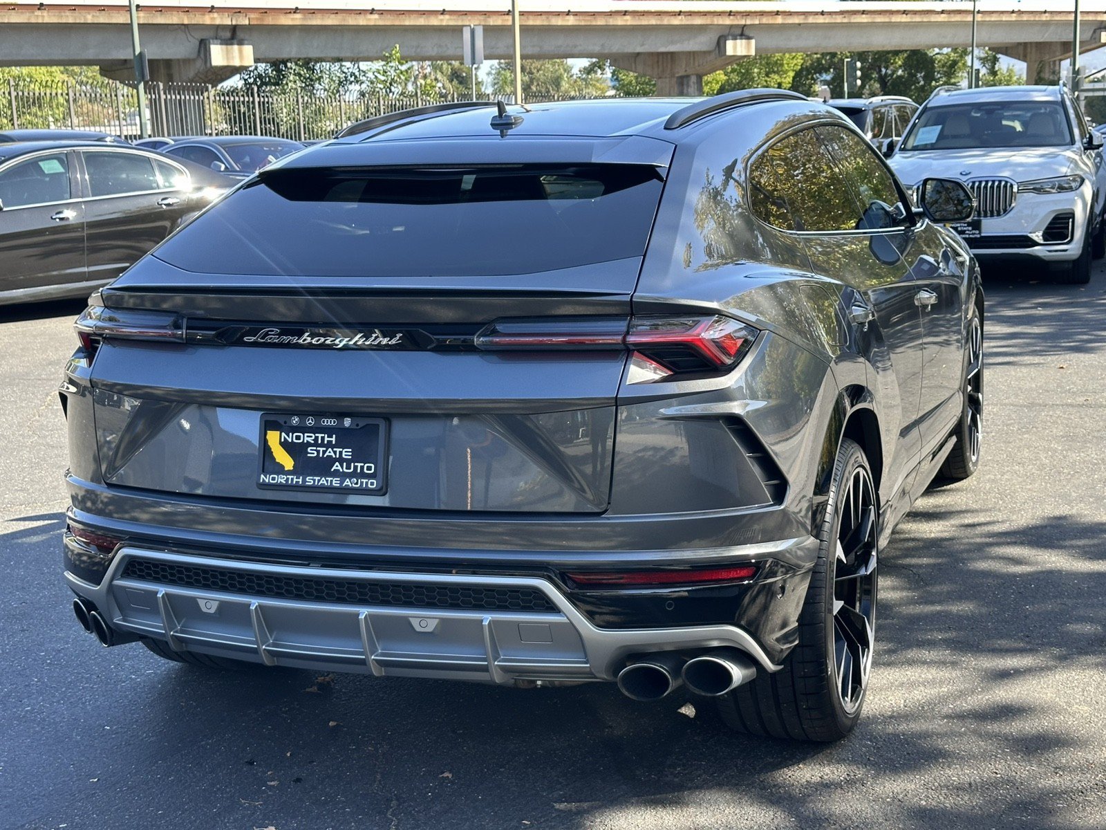 Used 2020 Lamborghini Urus AWD/4WD image 9