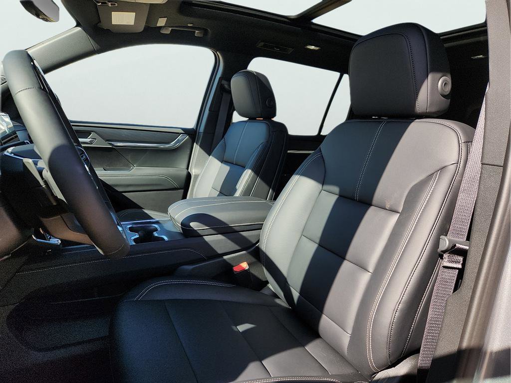 New 2026 GMC Acadia Elevation w/ Super Cruise Package image 17