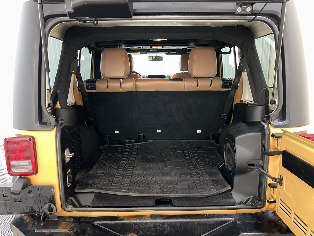 Used 2014 Jeep Wrangler Unlimited Rubicon image 39