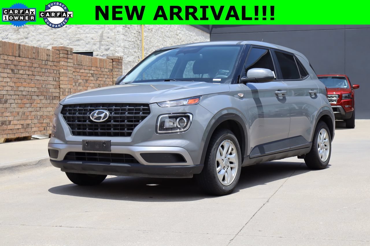 Used 2023 Hyundai Venue SE w/ Cargo Package FWD image 1