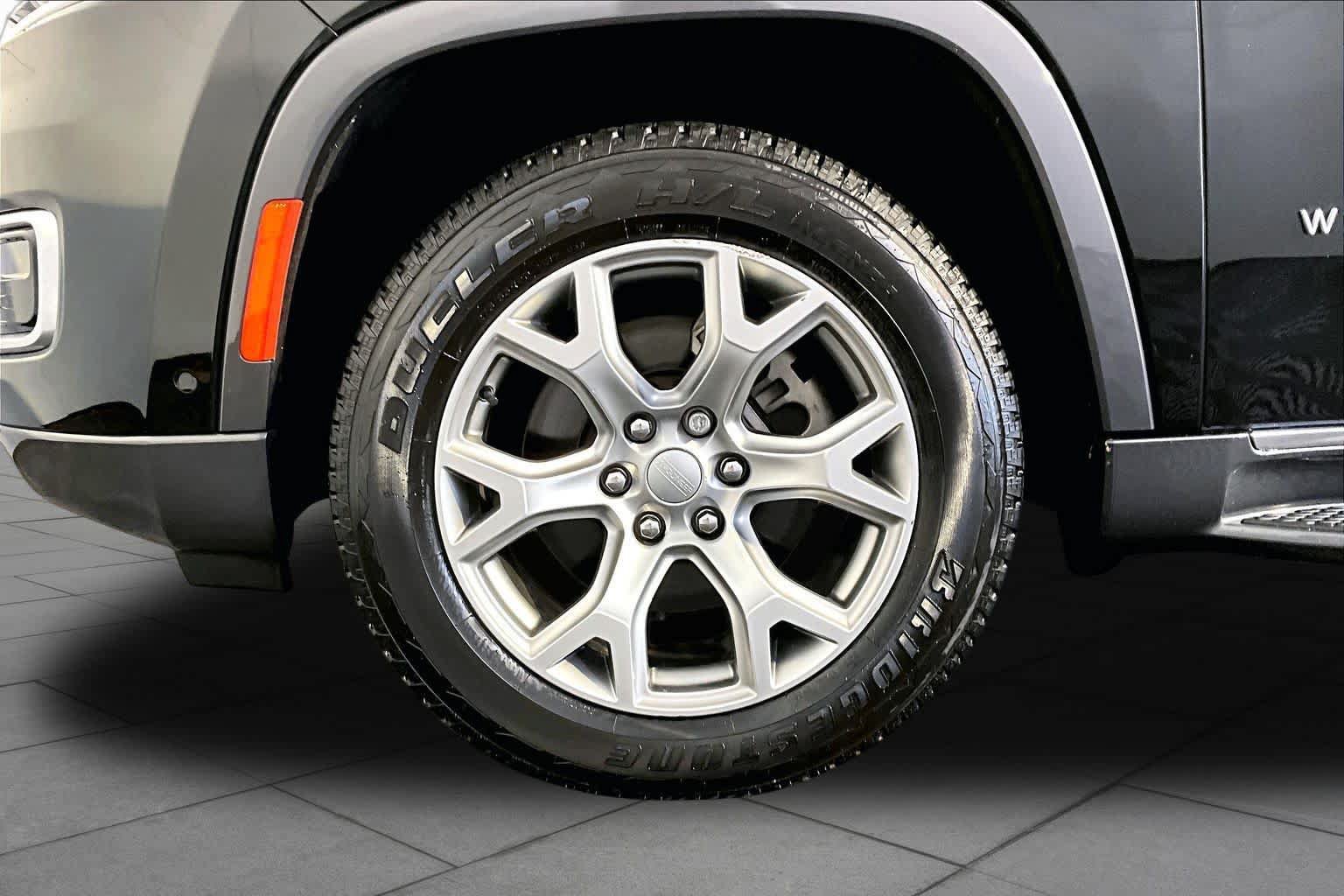 Used 2022 Jeep Wagoneer Series II AWD/4WD image 10