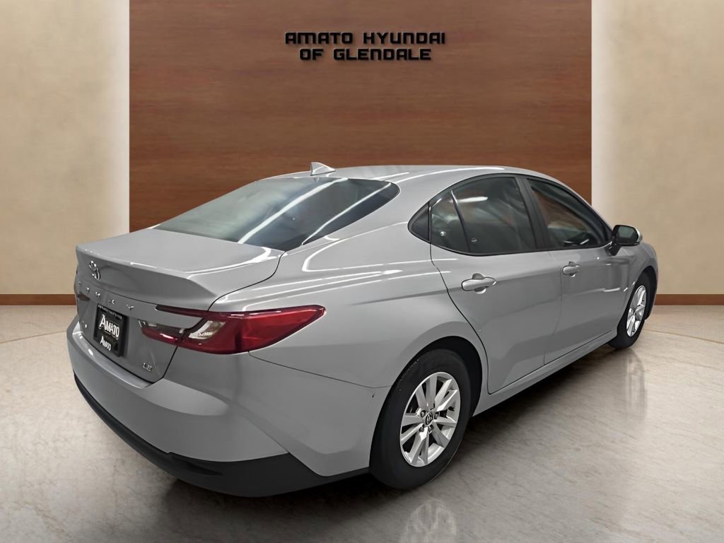 Used 2025 Toyota Camry LE image 6