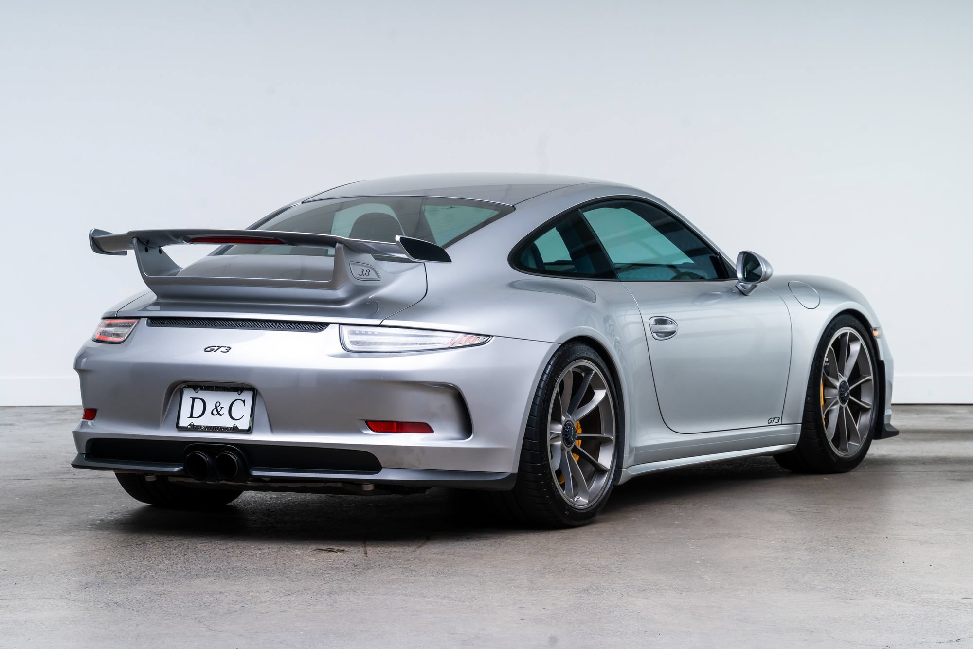 Used 2015 Porsche 911 GT3 RWD image 13